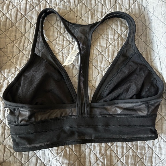 Lot of 3 Lululemon Bras. All size 6. - Picture 6 of 8
